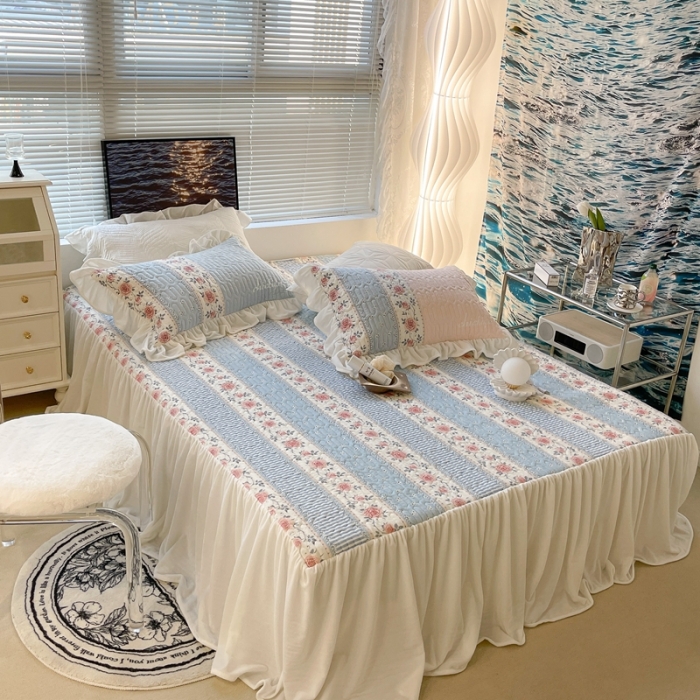 91家纺网 家纺一手货源 找家纺 昔可家纺 2021新款秋冬超仙牛奶宝宝绒床裙 竖条蓝色玫瑰