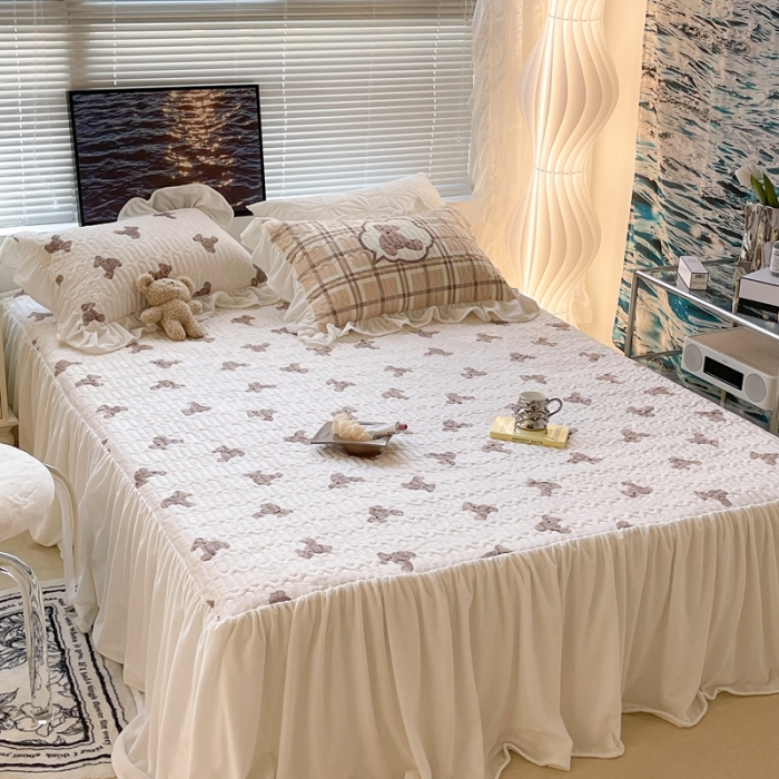 91家纺网 家纺一手货源 找家纺 昔可家纺 2021新款秋冬超仙牛奶宝宝绒床裙 小小熊仔