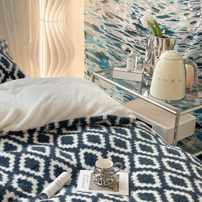 91家纺网 家纺一手货源 找家纺 昔可家纺 2021新款泰迪羊羔绒印花四件套简约菱格