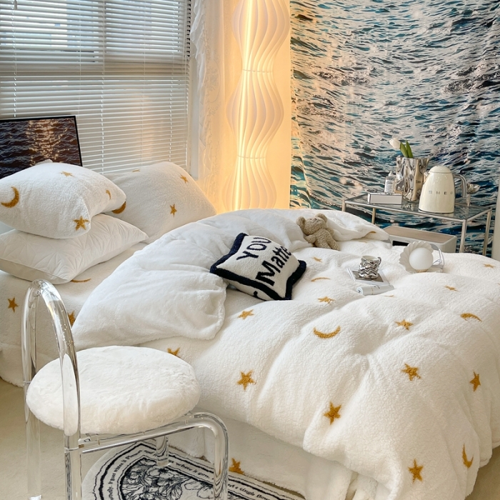 91家纺网 家纺一手货源 找家纺 昔可家纺 2021新款泰迪羊羔绒印花四件套金色星星月亮