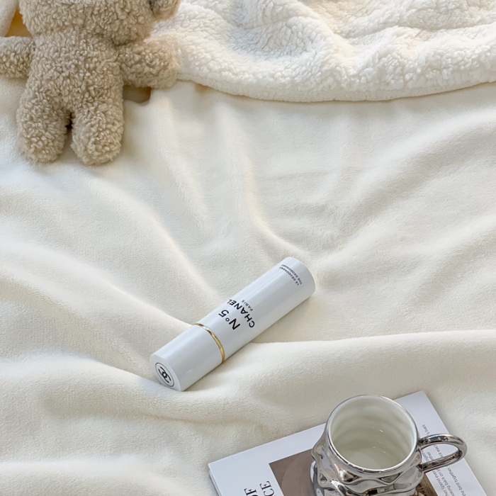 91家纺网 家纺一手货源 找家纺 昔可家纺 2021新款素色牛奶绒羊羔绒毛毯 奶霜白