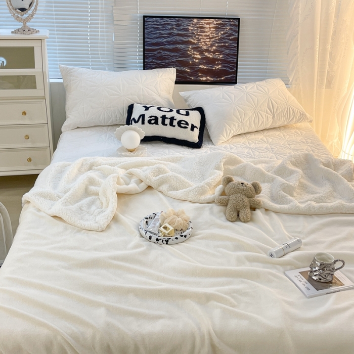 91家纺网 家纺一手货源 找家纺 昔可家纺 2021新款素色牛奶绒羊羔绒毛毯 奶霜白