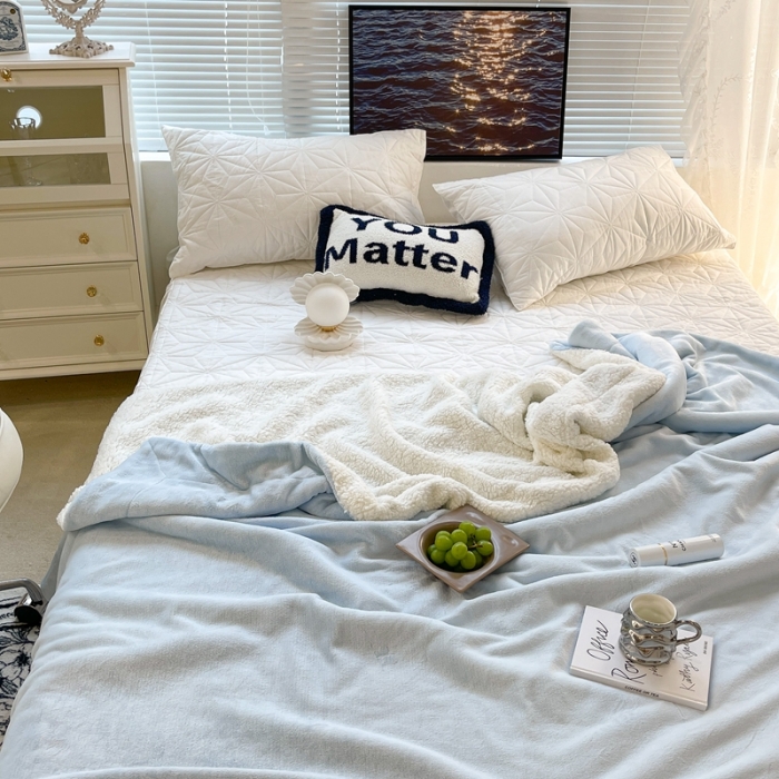 91家纺网 家纺一手货源 找家纺 昔可家纺 2021新款素色牛奶绒羊羔绒毛毯 奶油蓝