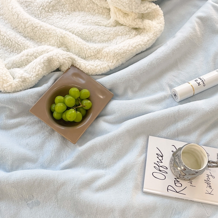 91家纺网 家纺一手货源 找家纺 昔可家纺 2021新款素色牛奶绒羊羔绒毛毯 奶油蓝