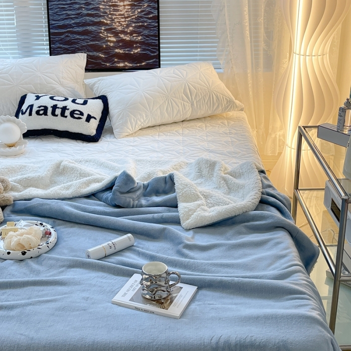 91家纺网 家纺一手货源 找家纺 昔可家纺 2021新款素色牛奶绒羊羔绒毛毯 柔雾蓝