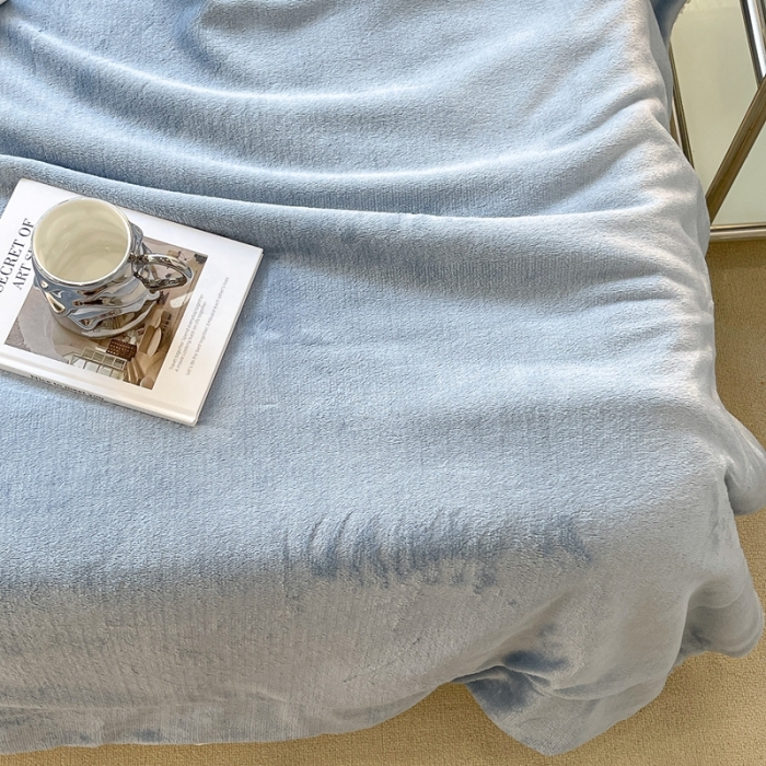 91家纺网 家纺一手货源 找家纺 昔可家纺 2021新款素色牛奶绒羊羔绒毛毯 柔雾蓝