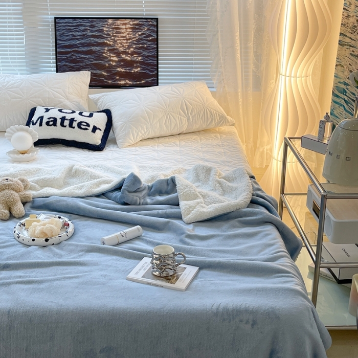 91家纺网 家纺一手货源 找家纺 昔可家纺 2021新款素色牛奶绒羊羔绒毛毯 柔雾蓝