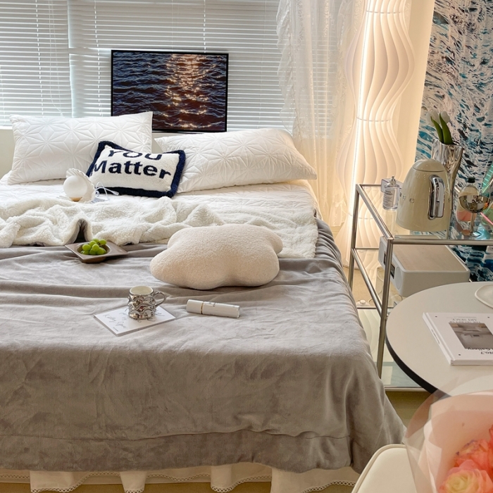 91家纺网 家纺一手货源 找家纺 昔可家纺 2021新款素色牛奶绒羊羔绒毛毯 香奶奶灰