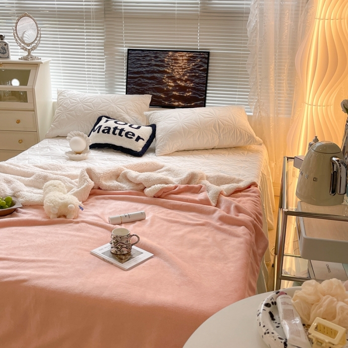 91家纺网 家纺一手货源 找家纺 昔可家纺 2021新款素色牛奶绒羊羔绒毛毯 烟雾粉