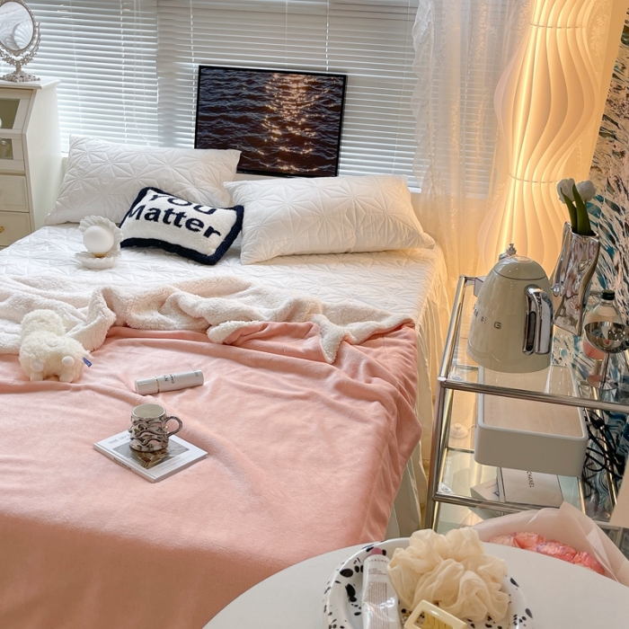 91家纺网 家纺一手货源 找家纺 昔可家纺 2021新款素色牛奶绒羊羔绒毛毯 烟雾粉