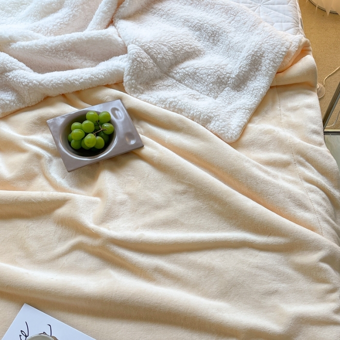 91家纺网 家纺一手货源 找家纺 昔可家纺 2021新款素色牛奶绒羊羔绒毛毯 芝士奶油黄