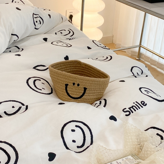 91家纺网 家纺一手货源 找家纺 昔可家纺 2021新款棉加牛奶绒四件套 黑白笑脸