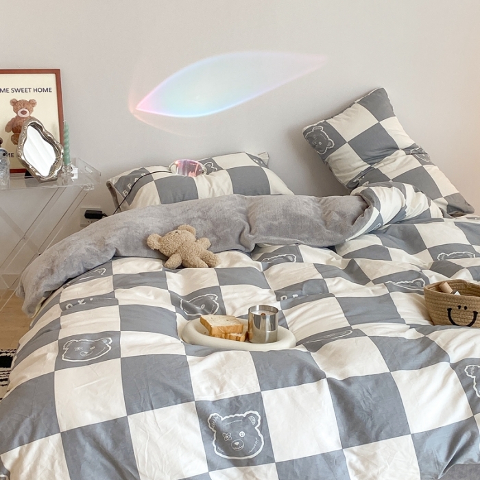 91家纺网 家纺一手货源 找家纺 昔可家纺 2021新款棉加牛奶绒四件套 灰格熊