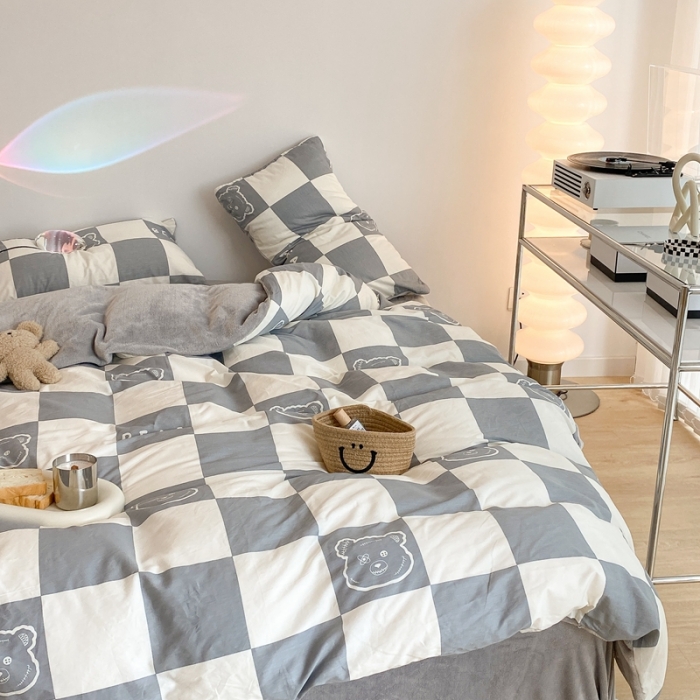 91家纺网 家纺一手货源 找家纺 昔可家纺 2021新款棉加牛奶绒四件套 灰格熊