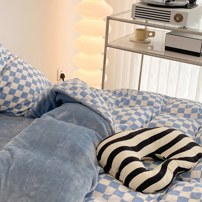 91家纺网 家纺一手货源 找家纺 昔可家纺 2021新款棉加牛奶绒四件套 蓝色棋盘格