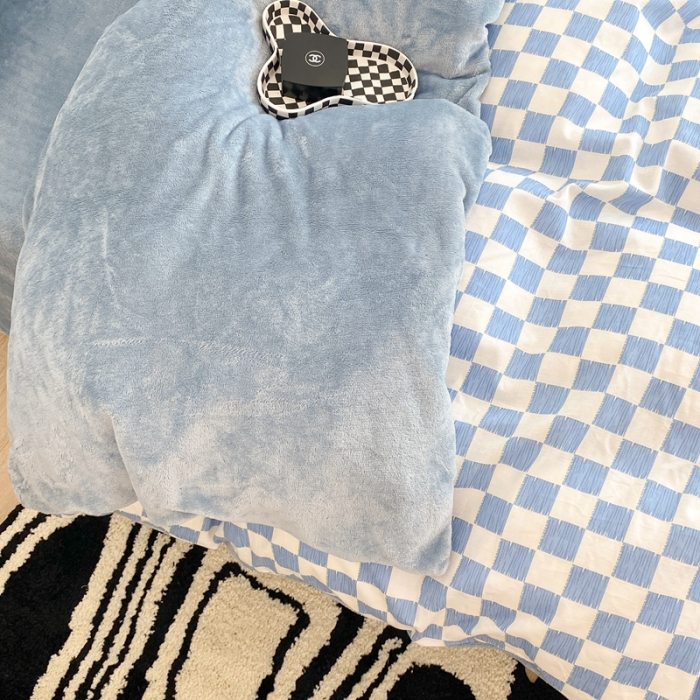 91家纺网 家纺一手货源 找家纺 昔可家纺 2021新款棉加牛奶绒四件套 蓝色棋盘格