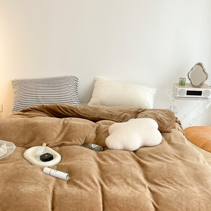 91家纺网 家纺一手货源 找家纺 昔可家纺 2021新款撞色牛奶绒四件套 复古棕