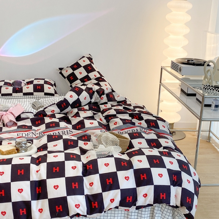 91家纺网 家纺一手货源 找家纺 昔可家纺 2021新款棉加牛奶绒四件套 棋盘格H