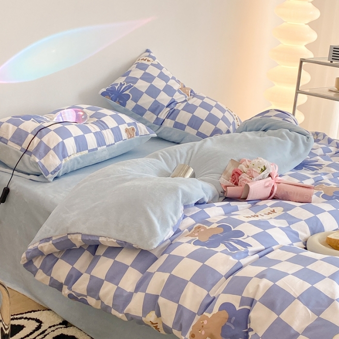 91家纺网 家纺一手货源 找家纺 昔可家纺 2021新款棉加牛奶绒四件套 棋盘小熊