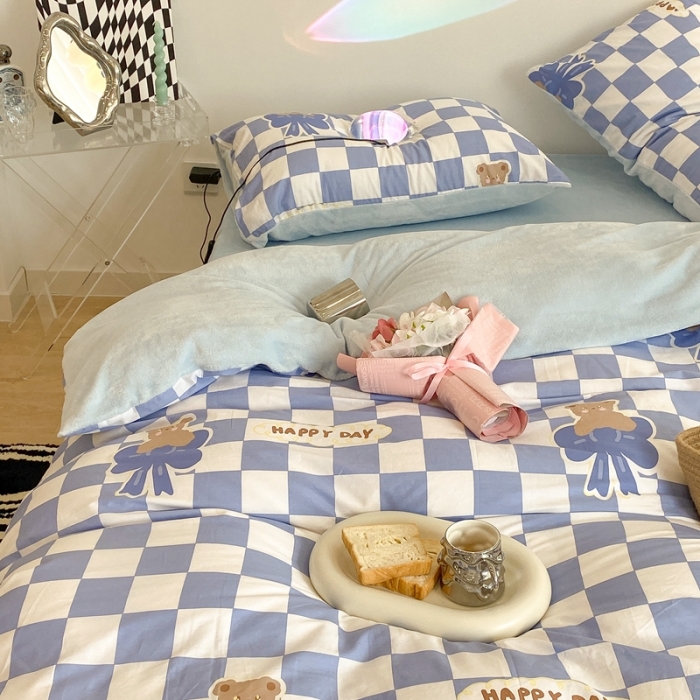 91家纺网 家纺一手货源 找家纺 昔可家纺 2021新款棉加牛奶绒四件套 棋盘小熊