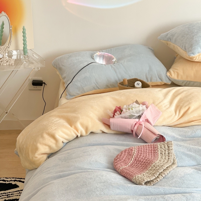 91家纺网 家纺一手货源 找家纺 昔可家纺 2021新款撞色牛奶绒四件套 奶黄拼奶油蓝