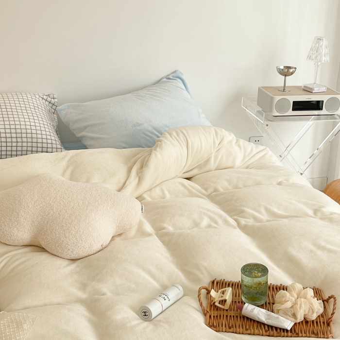 91家纺网 家纺一手货源 找家纺 昔可家纺 2021新款撞色牛奶绒四件套 奶霜白