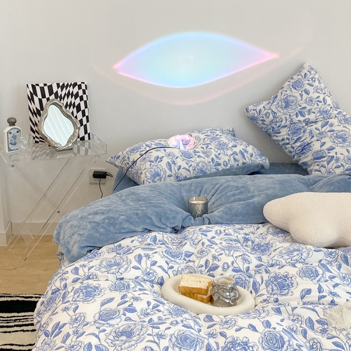 91家纺网 家纺一手货源 找家纺 昔可家纺 2021新款棉加牛奶绒四件套 手绘山茶蓝