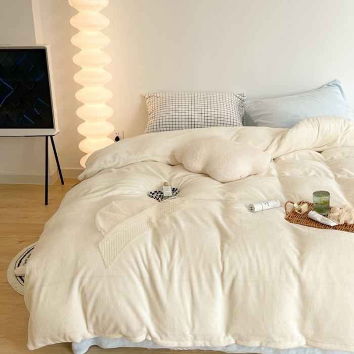 91家纺网 家纺一手货源 找家纺 昔可家纺 2021新款撞色牛奶绒四件套 奶霜白