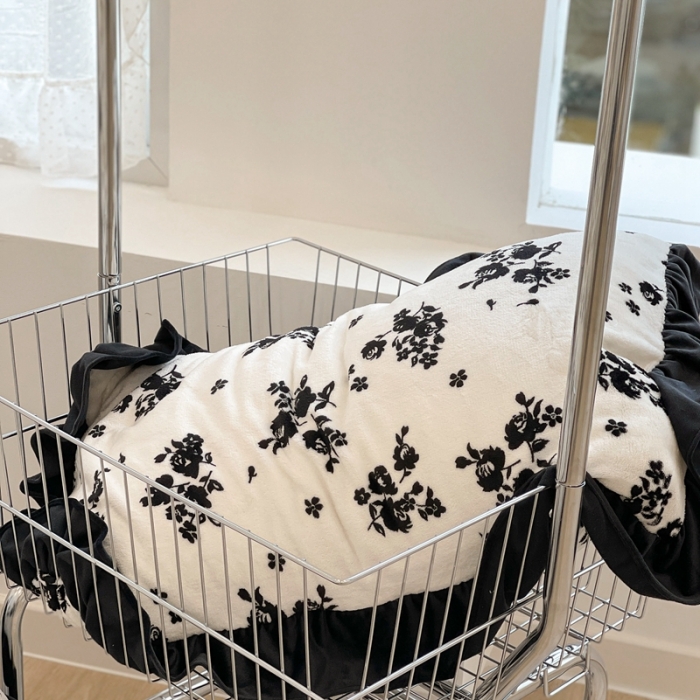 91家纺网 家纺一手货源 找家纺 （总）昔可家纺 2021新款黑色花边牛奶绒四件套