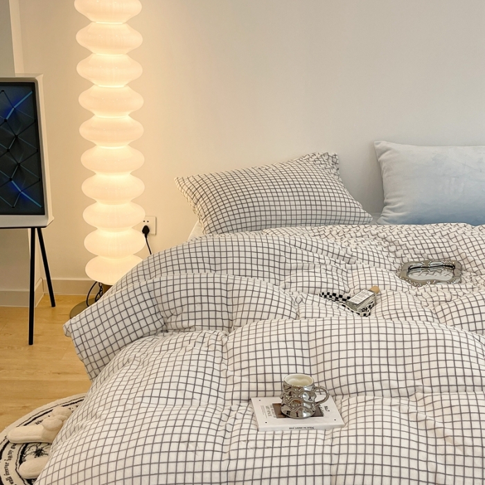 91家纺网 家纺一手货源 找家纺 昔可家纺 2021新款撞色牛奶绒四件套 小白格