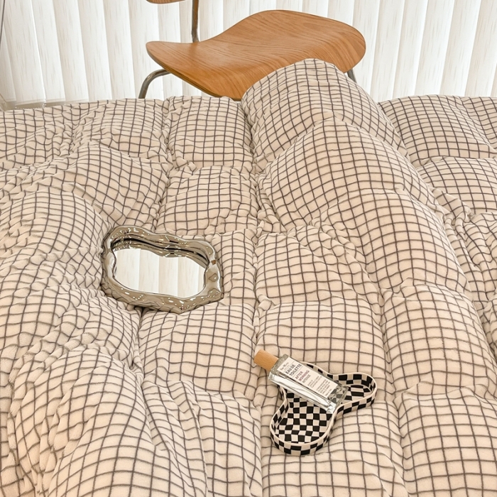 91家纺网 家纺一手货源 找家纺 昔可家纺 2021新款撞色牛奶绒四件套 小白格