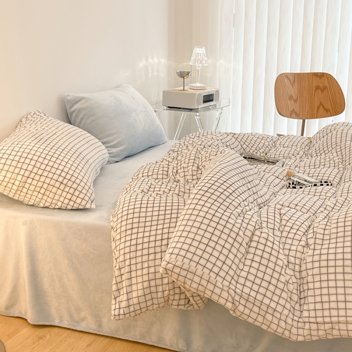 91家纺网 家纺一手货源 找家纺 昔可家纺 2021新款撞色牛奶绒四件套 小白格