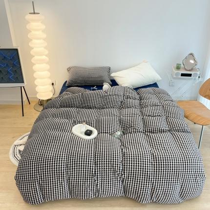 91家纺网 家纺一手货源 找家纺 昔可家纺 2021新款撞色牛奶绒四件套 小黑格