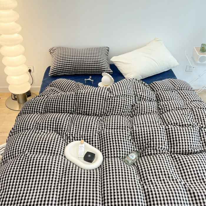 91家纺网 家纺一手货源 找家纺 昔可家纺 2021新款撞色牛奶绒四件套 小黑格