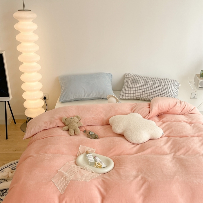 91家纺网 家纺一手货源 找家纺 昔可家纺 2021新款撞色牛奶绒四件套 烟雾粉