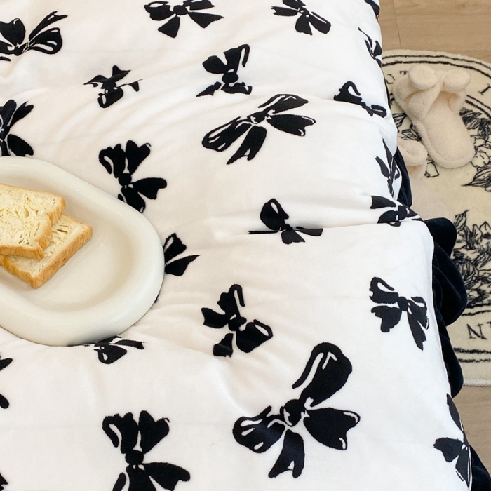 91家纺网 家纺一手货源 找家纺 昔可家纺 2021新款黑色花边牛奶绒四件套 赫本黑蝴蝶结