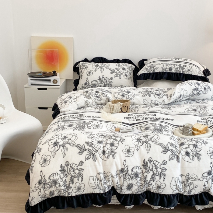 91家纺网 家纺一手货源 找家纺 昔可家纺 2021新款黑色花边牛奶绒四件套 黑茶