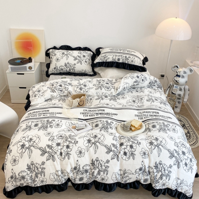 91家纺网 家纺一手货源 找家纺 昔可家纺 2021新款黑色花边牛奶绒四件套 黑茶