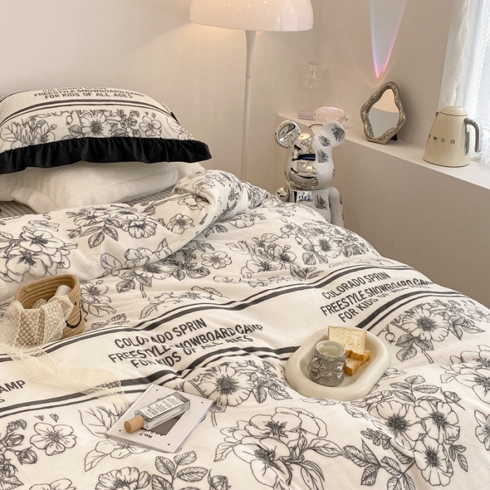 91家纺网 家纺一手货源 找家纺 昔可家纺 2021新款黑色花边牛奶绒四件套 黑茶