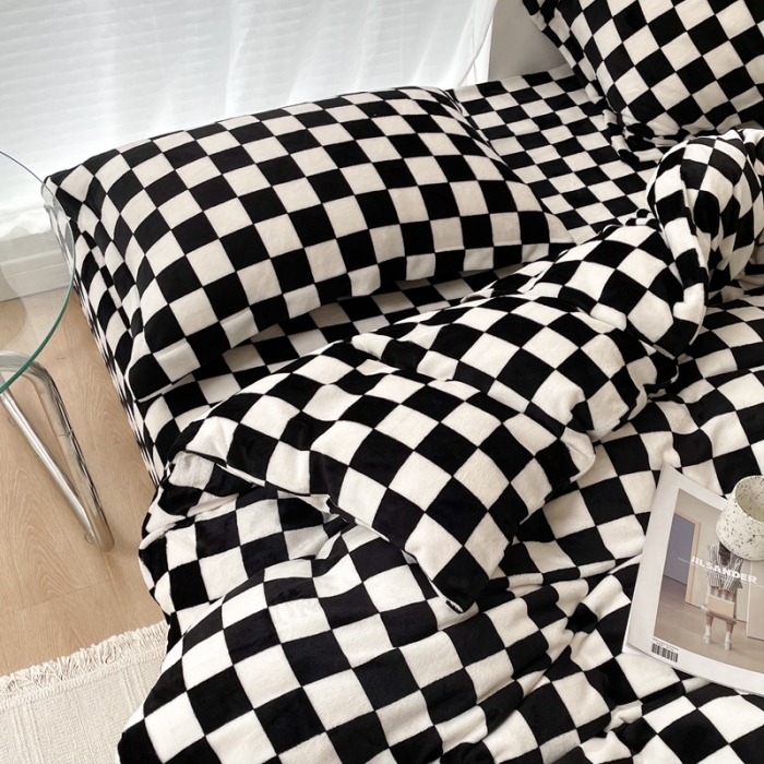 91家纺网 家纺一手货源 找家纺 昔可家纺 2021新款牛奶绒棋盘格四件套 棋盘黑