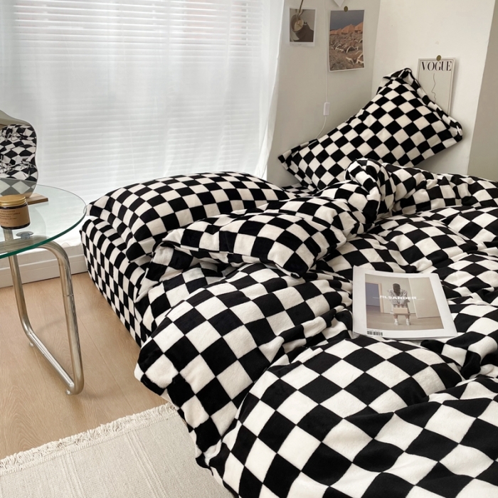 91家纺网 家纺一手货源 找家纺 昔可家纺 2021新款牛奶绒棋盘格四件套 棋盘黑