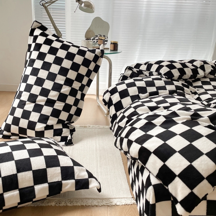 91家纺网 家纺一手货源 找家纺 昔可家纺 2021新款牛奶绒棋盘格四件套 棋盘黑