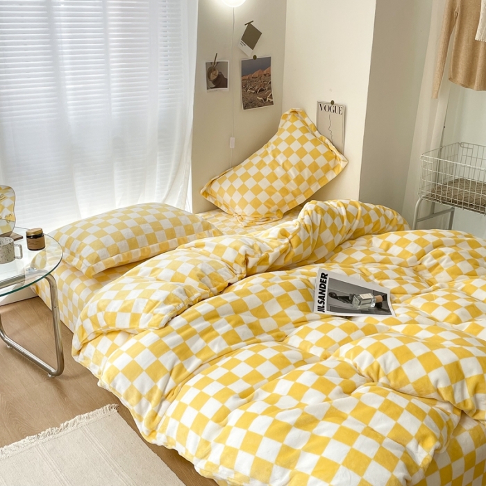 91家纺网 家纺一手货源 找家纺 昔可家纺 2021新款牛奶绒棋盘格四件套 棋盘黄