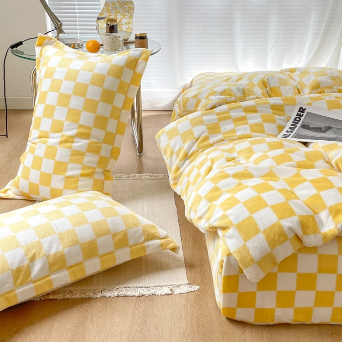 91家纺网 家纺一手货源 找家纺 昔可家纺 2021新款牛奶绒棋盘格四件套 棋盘黄