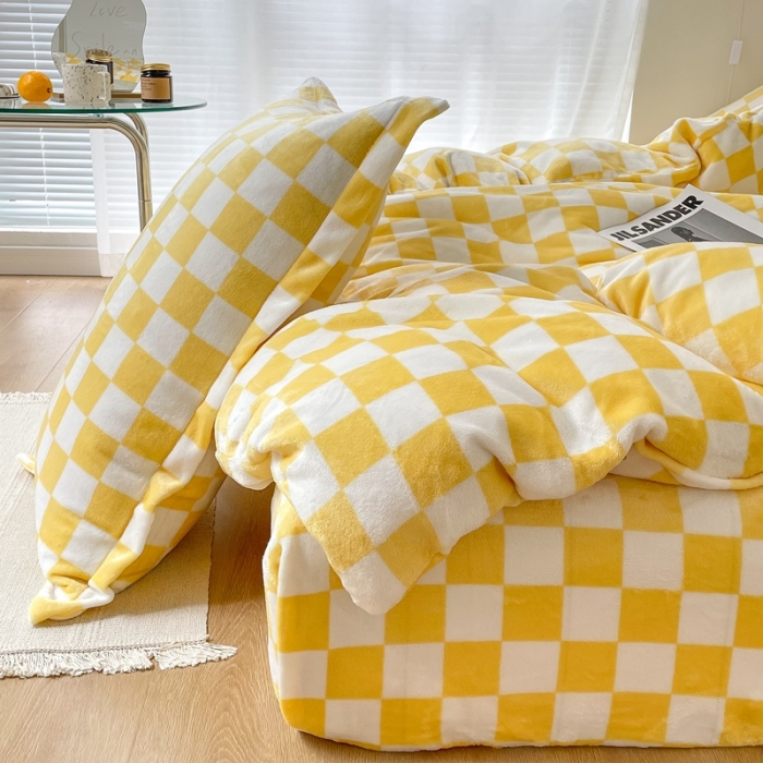 91家纺网 家纺一手货源 找家纺 昔可家纺 2021新款牛奶绒棋盘格四件套 棋盘黄