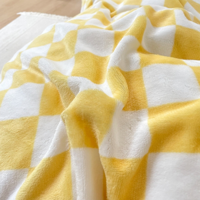 91家纺网 家纺一手货源 找家纺 昔可家纺 2021新款牛奶绒棋盘格四件套 棋盘黄