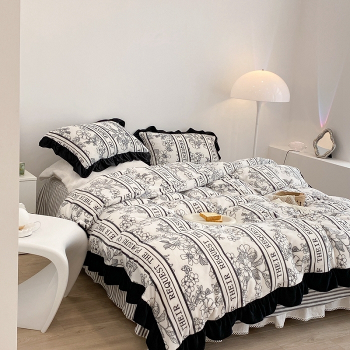 91家纺网 家纺一手货源 找家纺 昔可家纺 2021新款黑色花边牛奶绒四件套 优雅生活