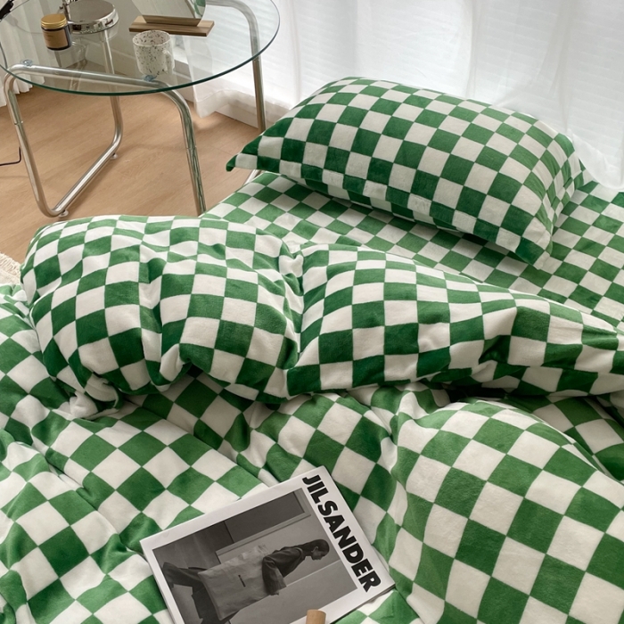 91家纺网 家纺一手货源 找家纺 昔可家纺 2021新款牛奶绒棋盘格四件套 棋盘绿