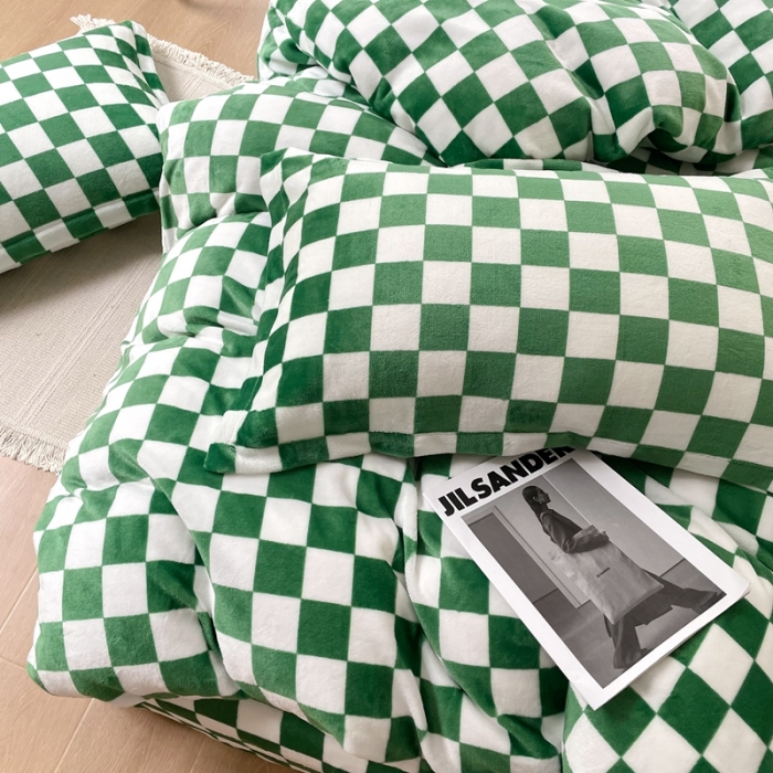 91家纺网 家纺一手货源 找家纺 昔可家纺 2021新款牛奶绒棋盘格四件套 棋盘绿