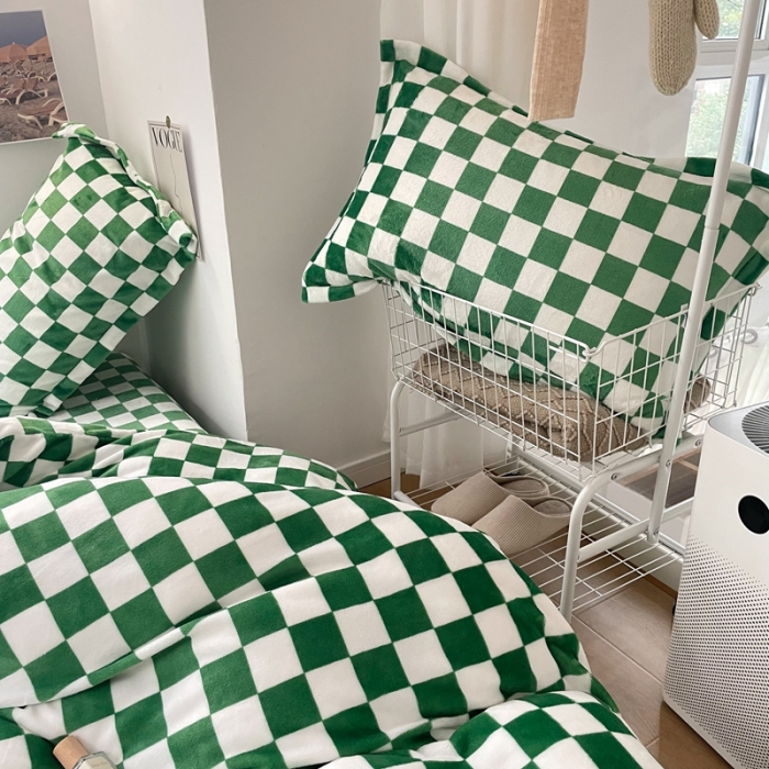 91家纺网 家纺一手货源 找家纺 昔可家纺 2021新款牛奶绒棋盘格四件套 棋盘绿